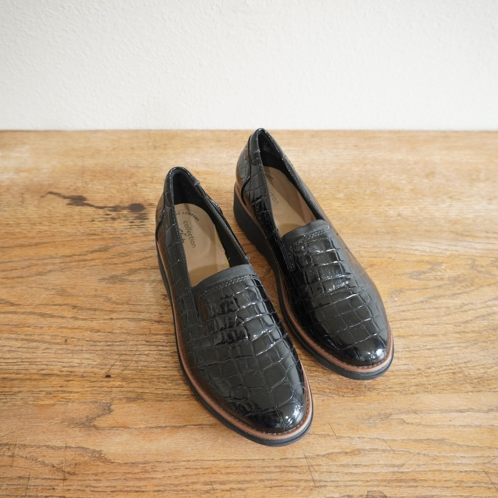 Clarks Collection Women's 8 Black Croc Embossed Patent Leather Wedge Loafers